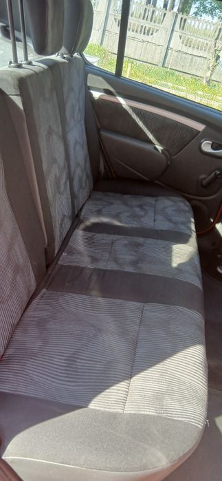 Dacia Sandero 1.2 2010 рік