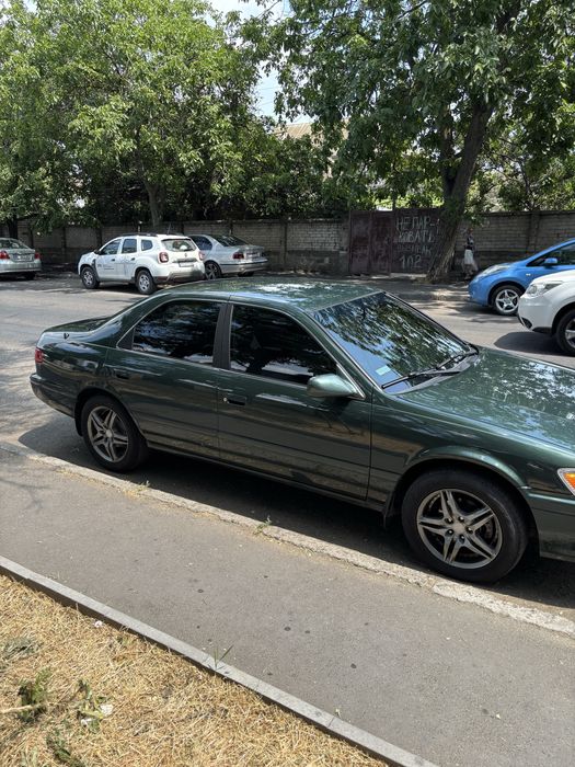 Toyota Camry 20