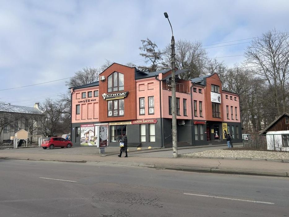 Продаж приміщення на Мазепи 95
