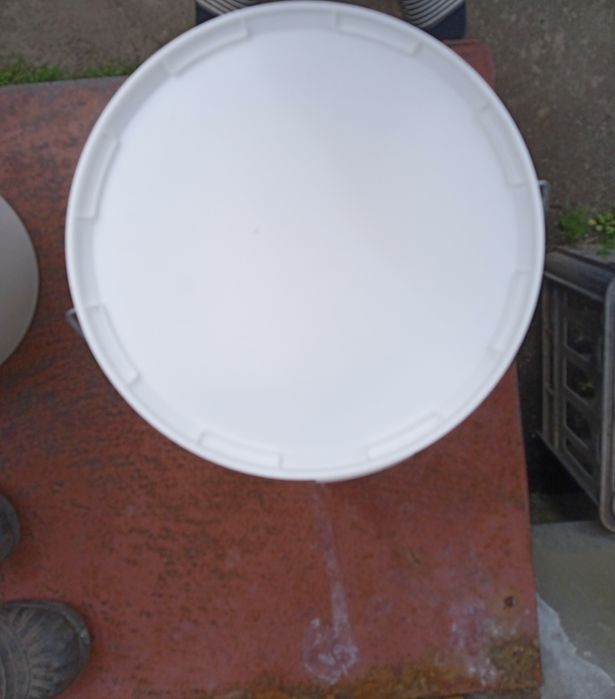 Відро. Ємкість. Посуда. Посудина. Пластик. Контейнер. Відро.