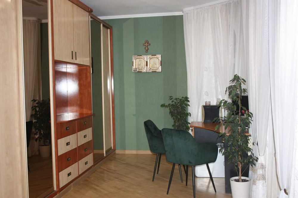 Продам 3-поверховий будинок в Березині 3449