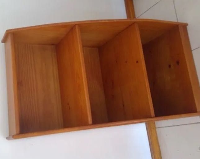 Móvel estante prateleira madeira maciça quarto ou sala