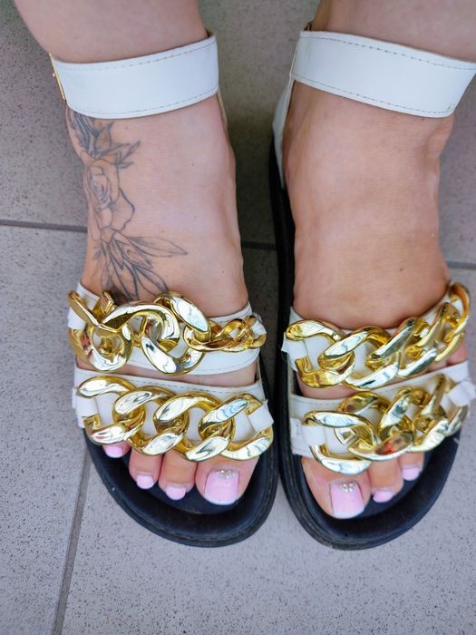 Sandały damskie 42 białe złoty łańcuch chunky glamour lato boho XXL