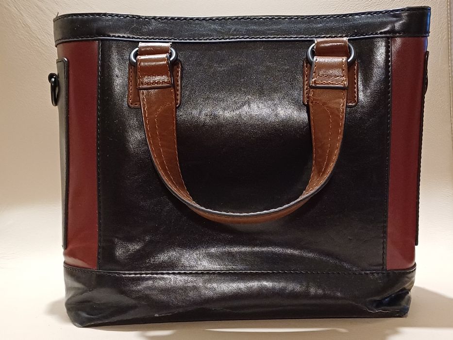 Carteira/Mala da Zara, de cor preta e vermelho/bordeaux