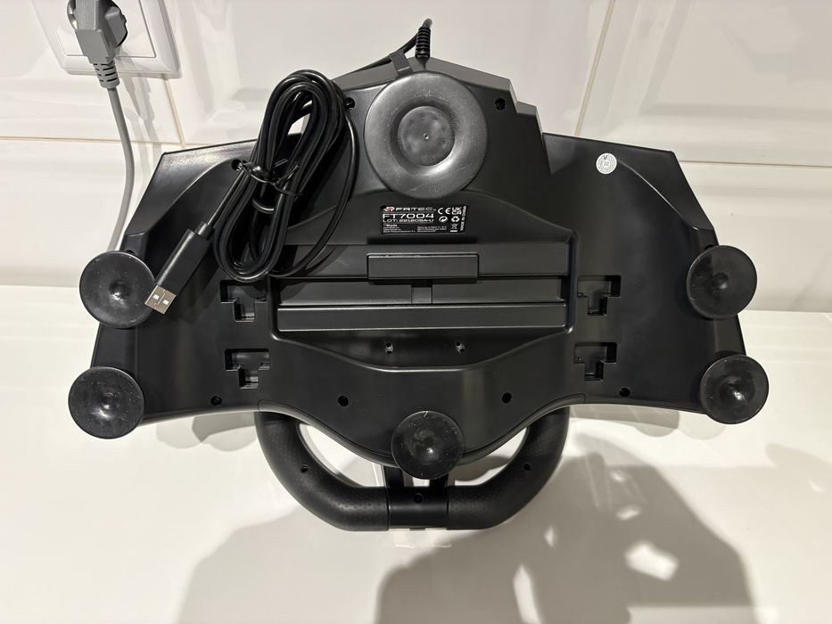 Volante com Pedais Hurricane Weel MKII FR TEC