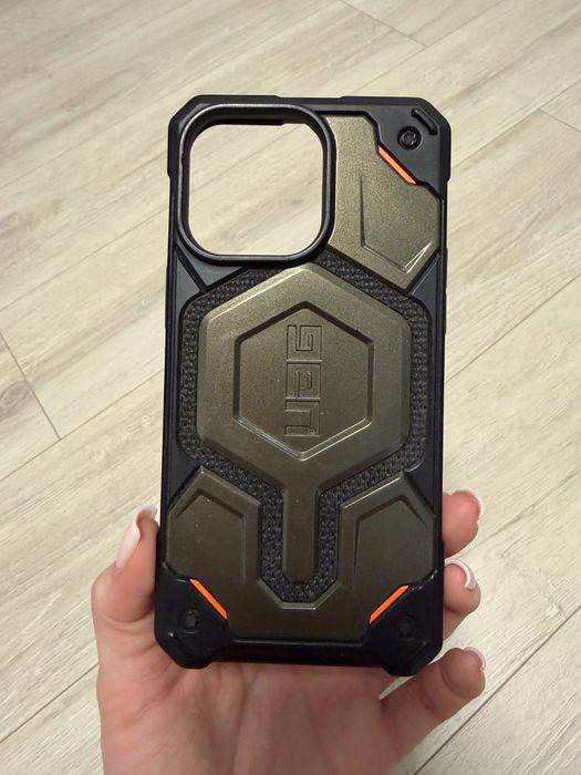 Чехол на телефон