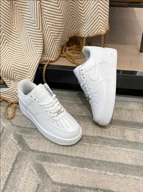 Białe trampki męskie NIKE, rozmiar 42