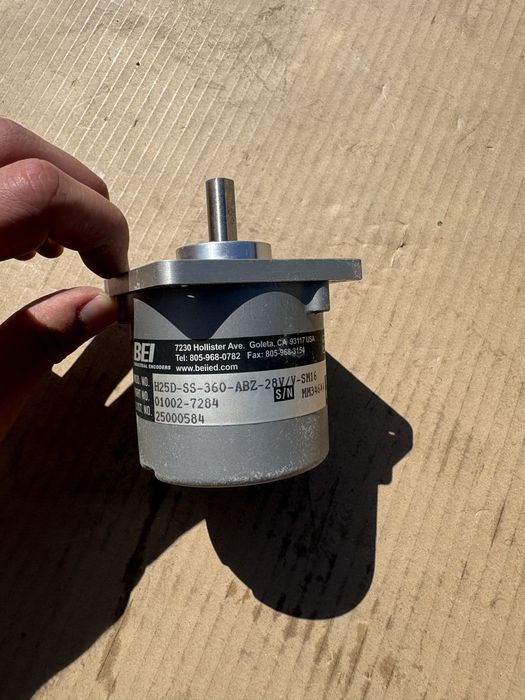 Enkoder inkrementalny (obrotowy) nowy marki BEI Sensors , model H25D-SS-360-ABZ-28V/V-SM16