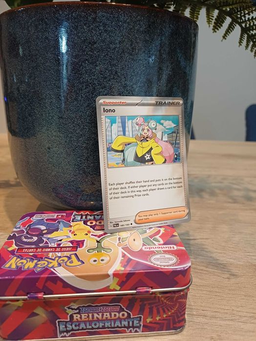 Carta Pokémon Iono #185