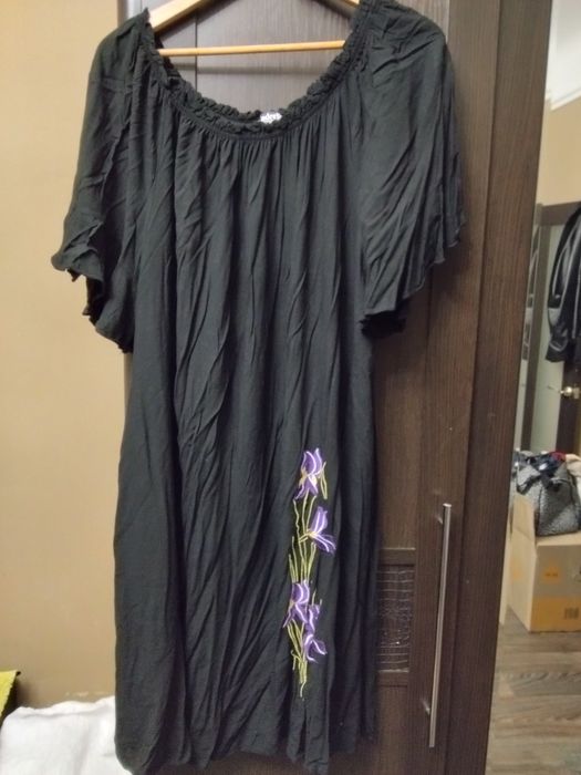 Жіночі літні сукні б/у Турція, розміри 54-60, ціна 700 гривень