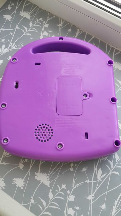 Музична  книжка Fisher Price  з віршиками