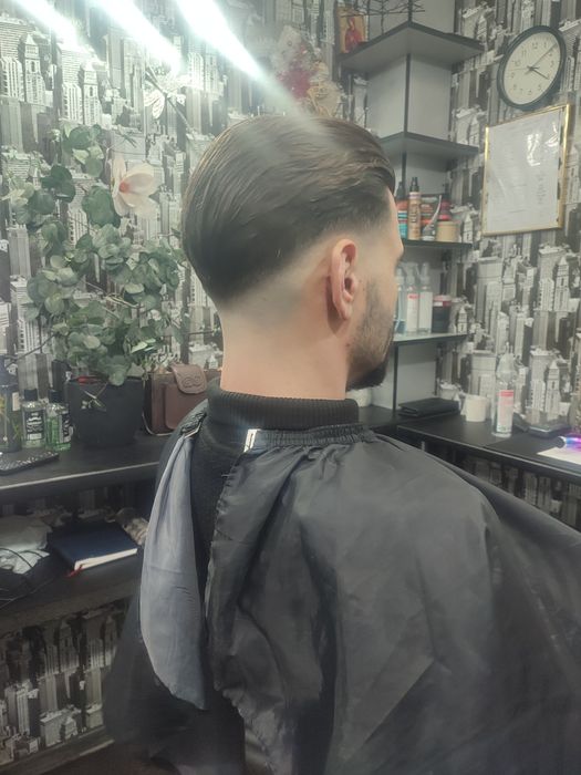 Перукарня на Науки 90