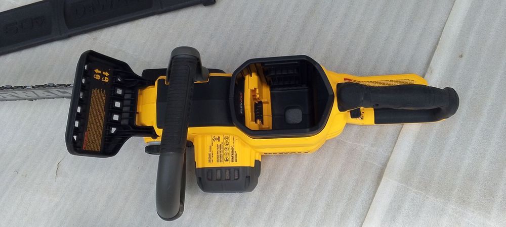 Акумуляторна ланцюгова пила DeWalt DCCS677,  60v , Оригінал, США
