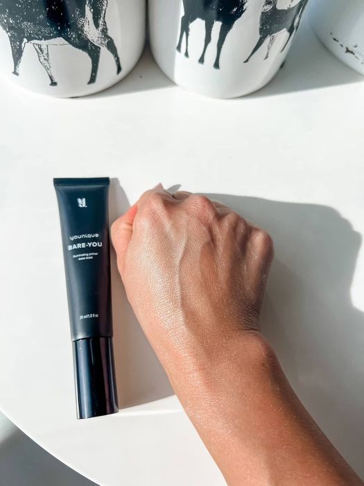 Baza pod makijaż rozświetlająca Younique