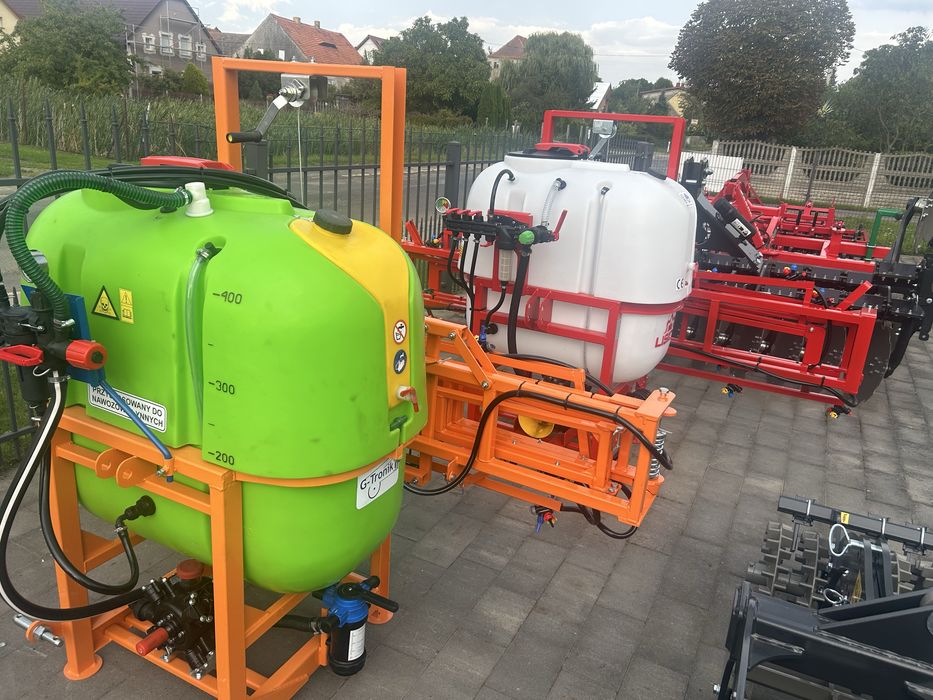 Opryskiwacz polowy zawiezany 400l 12m