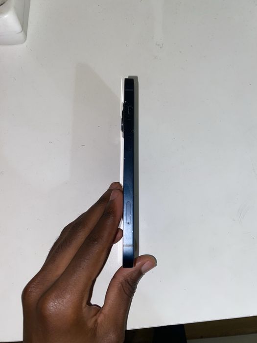 Iphone 13 azul marinho