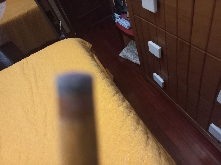 Taco de bilhar boa marca.