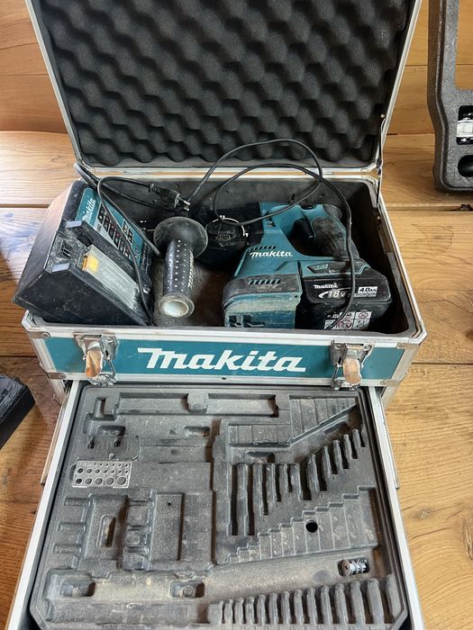 Makita DHR234 wiertarka młot z ładowarką baterią i walizką