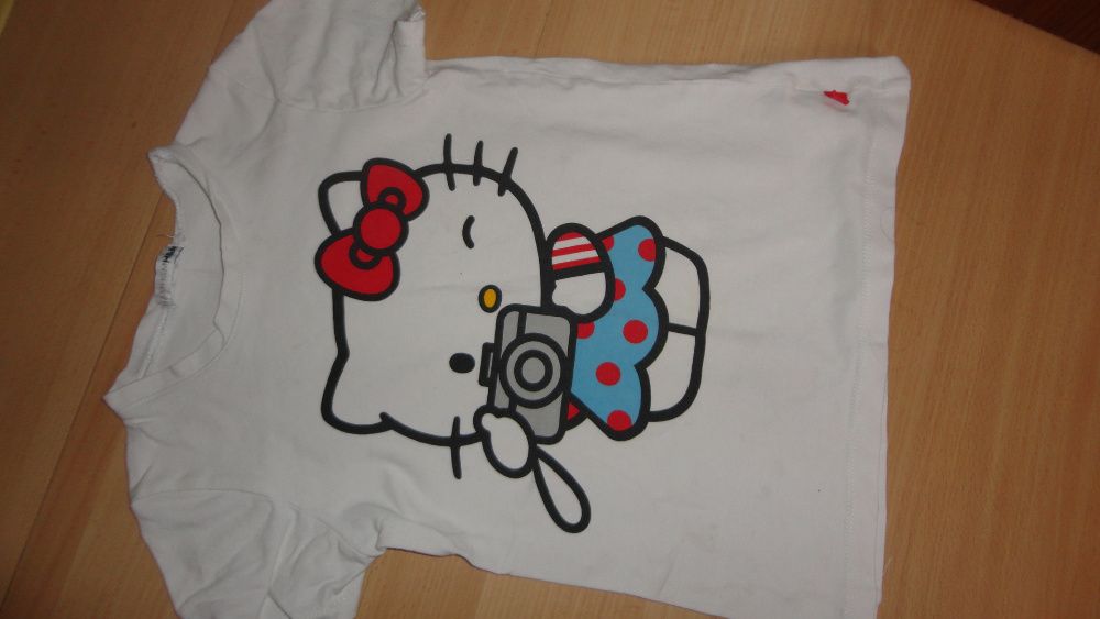 Bluzeczki na lato dla dziewczynki roz. 122-128 cm zestaw Hello Kitty