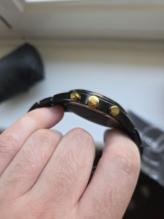 Relógio Police VX9J - Preto e Dourado