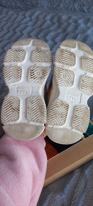 Кросівки взуття 30 розмір оригінал