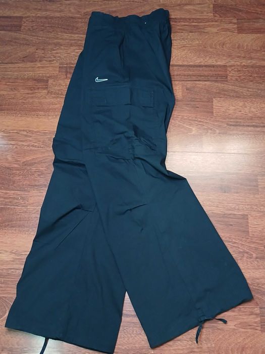 Жіночі штани Nike Sportswear Woven Cargo Trousers FV4969-010