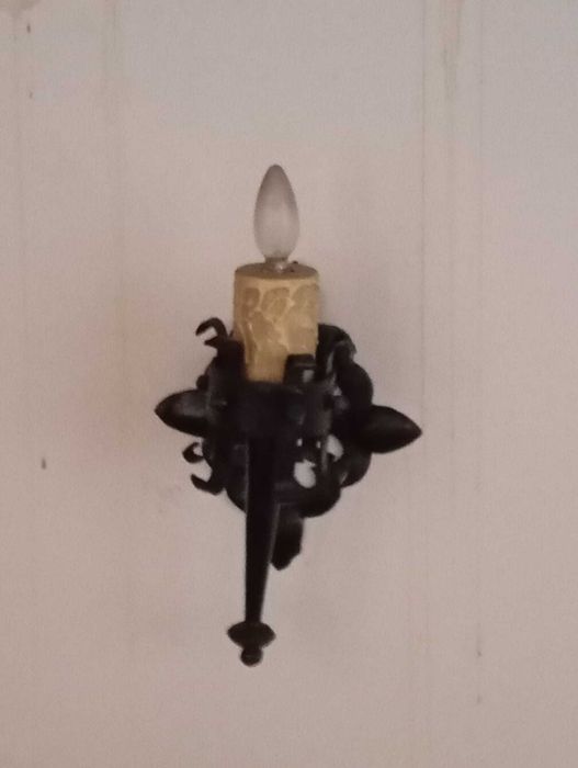 1 Candeeiro  + 6 Apliques em ferro fundido