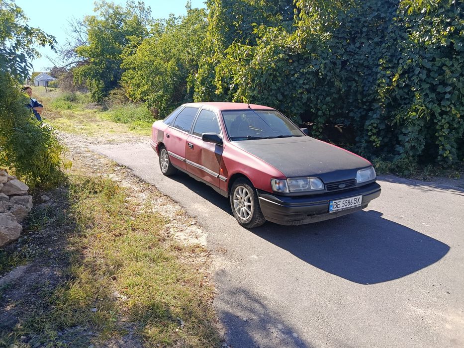 Автомобіль Форд скорпіо