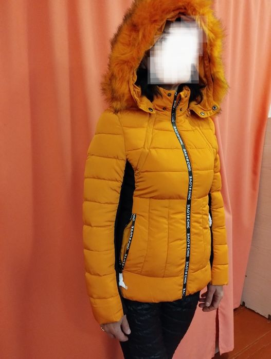 Курточка зимняя женская