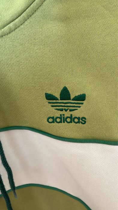 Sweat da marca adidas