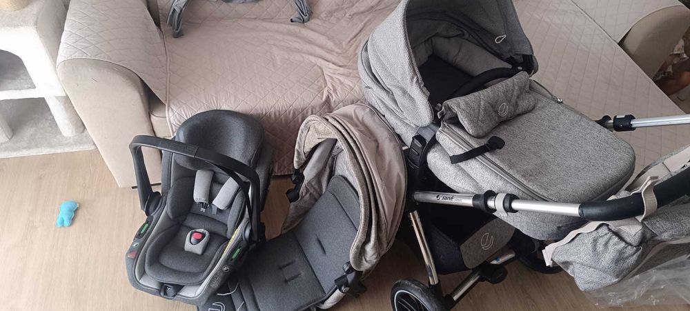 Carrinho trio Jane kawai e base isofix