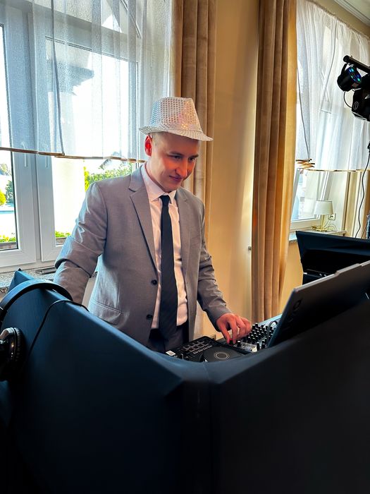 Dj - urodziny, 18stki, imprezy okolicznościowe, wesela!