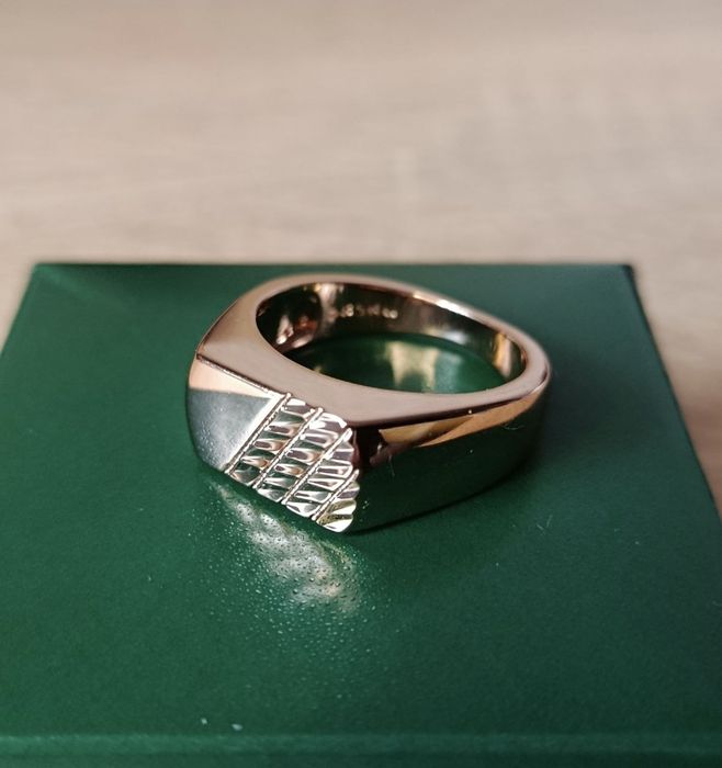 Перстень печатка, позолота, р. 21