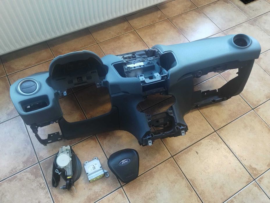 deska kokpit poduszki pas sensor AIRBAG Ford Fiesta MK7 kolor szary