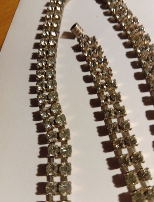 Colar lindo com pedrinhas semipreciosas