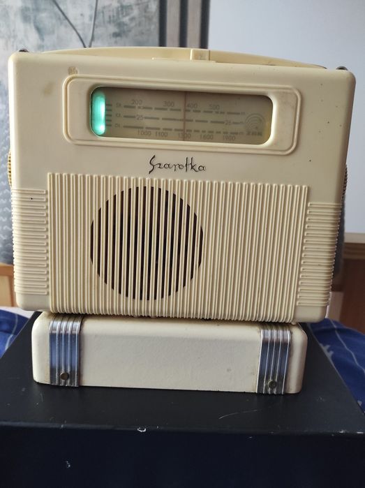 Kultowe radio przenośne z lat 50 PRL