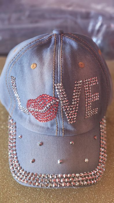 Продам джинсовый женскую кепку