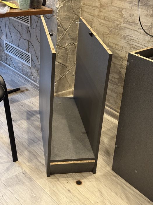 Продам офисный-компьютерный стол.