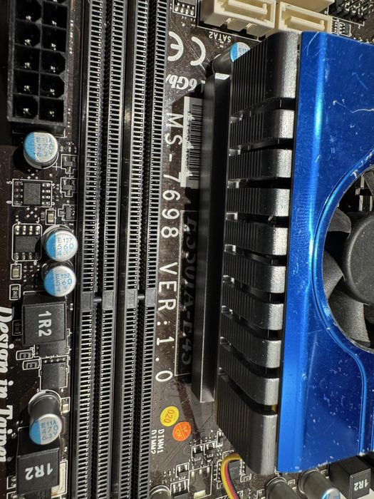 Міні комплект MSI MS-7698 + проц  AMD E 350- y ВІДМІННОМУ CTAHI