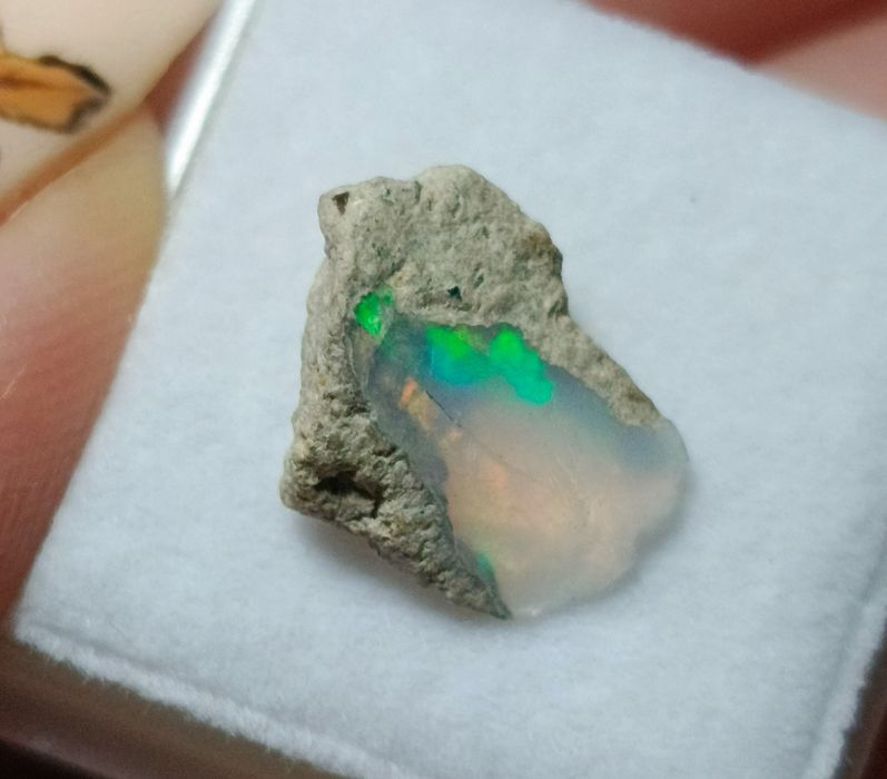 Opal Welo Etiopia szlachetny kamień minerał