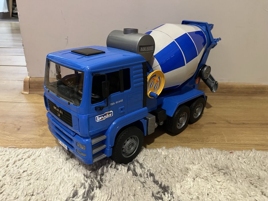 Bruder zestaw aut samochodow zabawek man mercedes