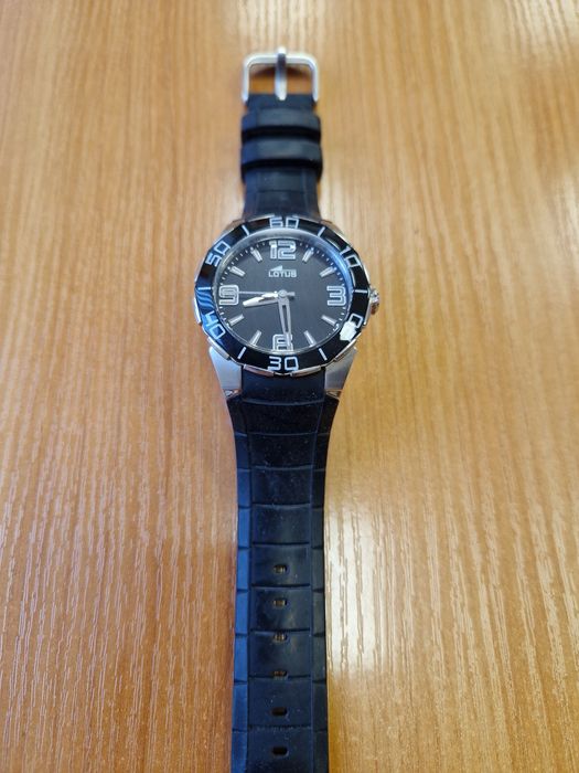 Годинник кварцевий Lotus