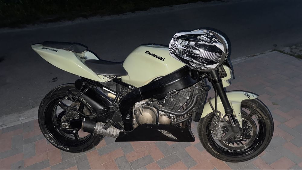 Kawasaki 636  !НА ДОКУМЕНТАХ!! На ходу заводиться без проблем