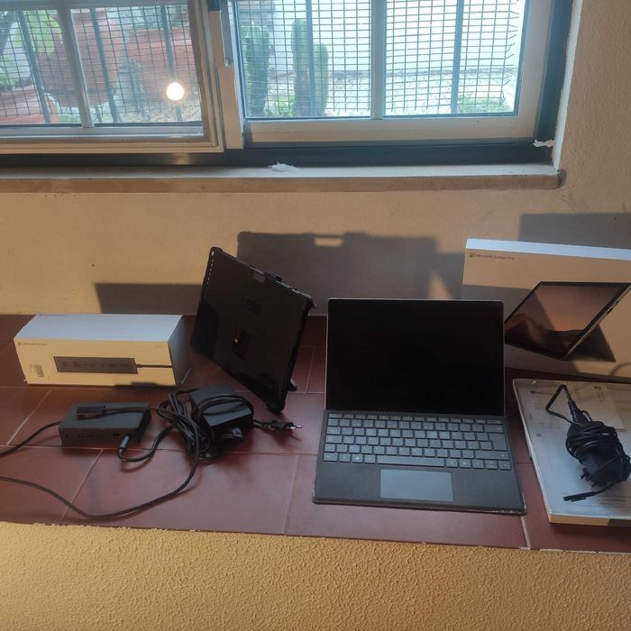 Microsoft Surface Pro 7 (intel i7) + Teclado + Surface Dock 2.