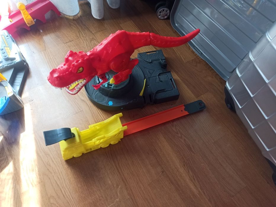 Hot wheels pista brinquedo t rex rampage