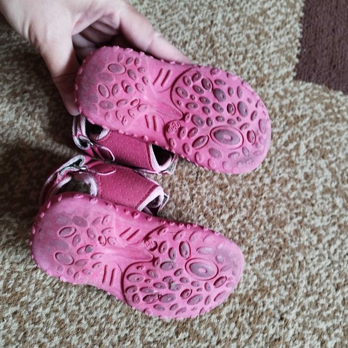 Sandały sandałki buty 24