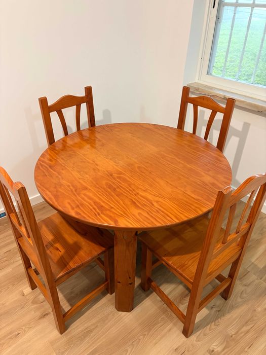 Mesa em Madeira Cor Cerejeira