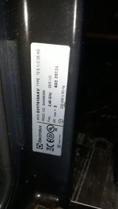 Piekarnik Electrolux EVY7810AAV na części.