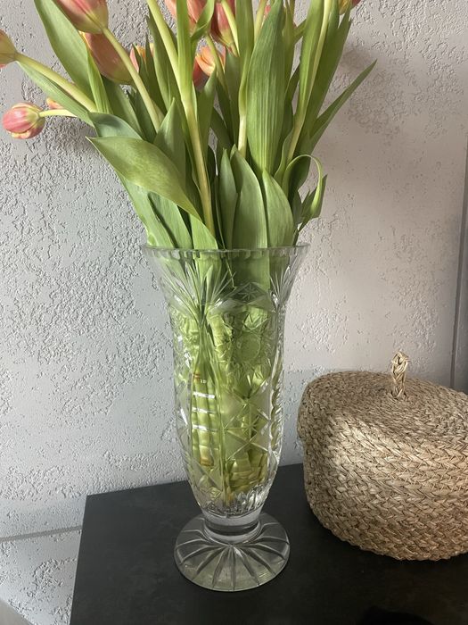 Elegancki wazon kryształowy – bogato szlifowany, klasyczny styl PRL
