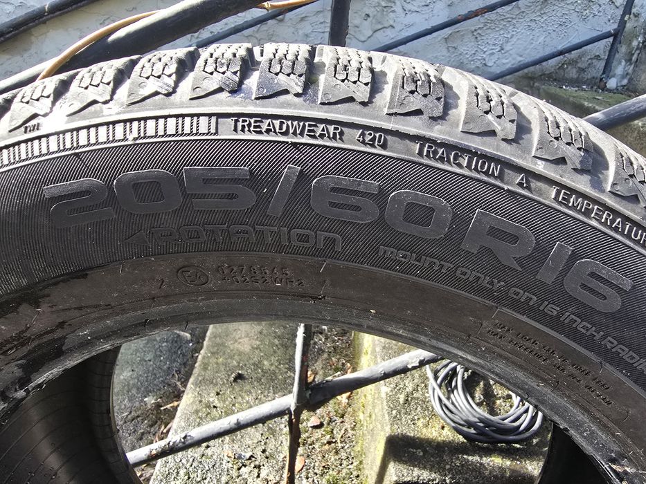 Opony zimowe Nokian 205/60 R16 92H